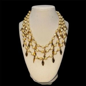 Luxurious Gold and Cream Pearl Necklace